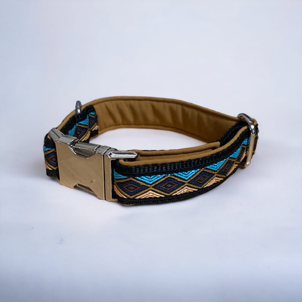 Halsband mit indianischem Muster